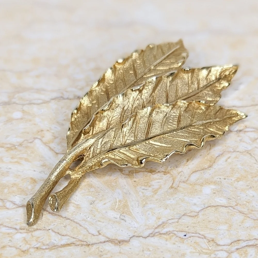 Vintage Coro 3 Leaf Textured Gold Tone Signed Brooch Pin